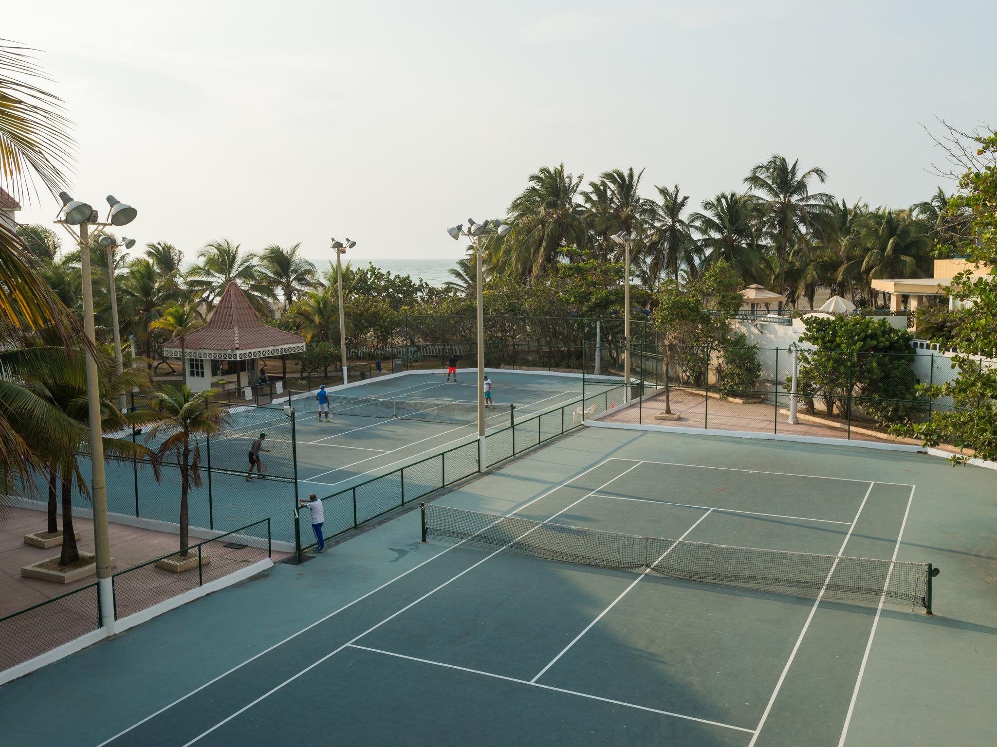 Hotel Las Americas Casa De Playa Cartagena Exterior photo