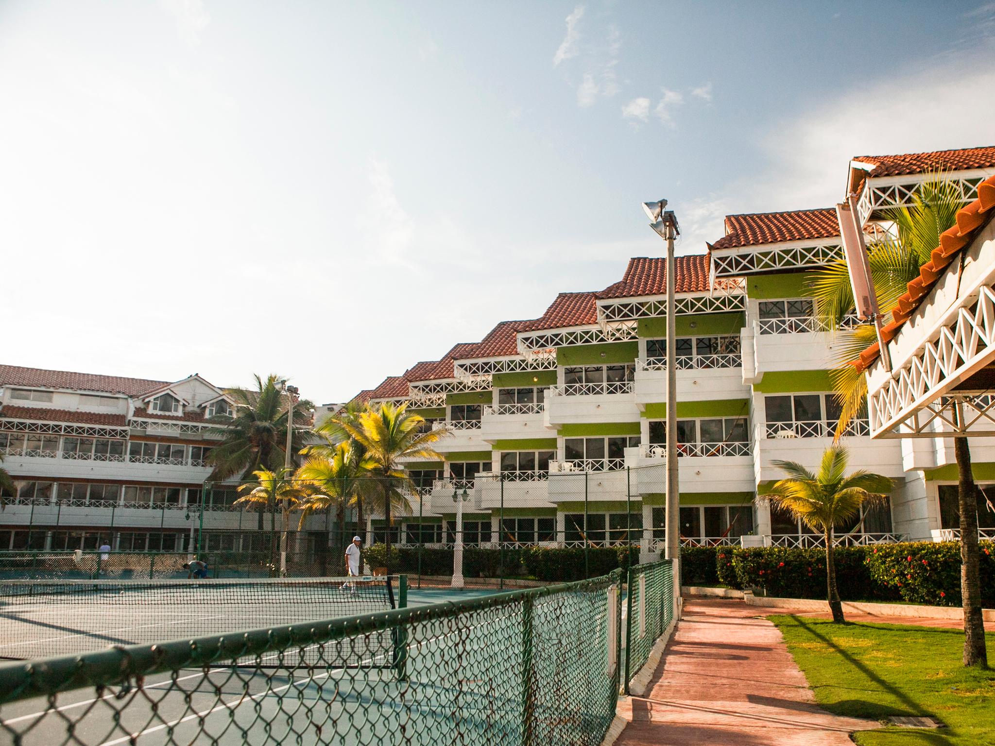 Hotel Las Americas Casa De Playa Cartagena Exterior photo