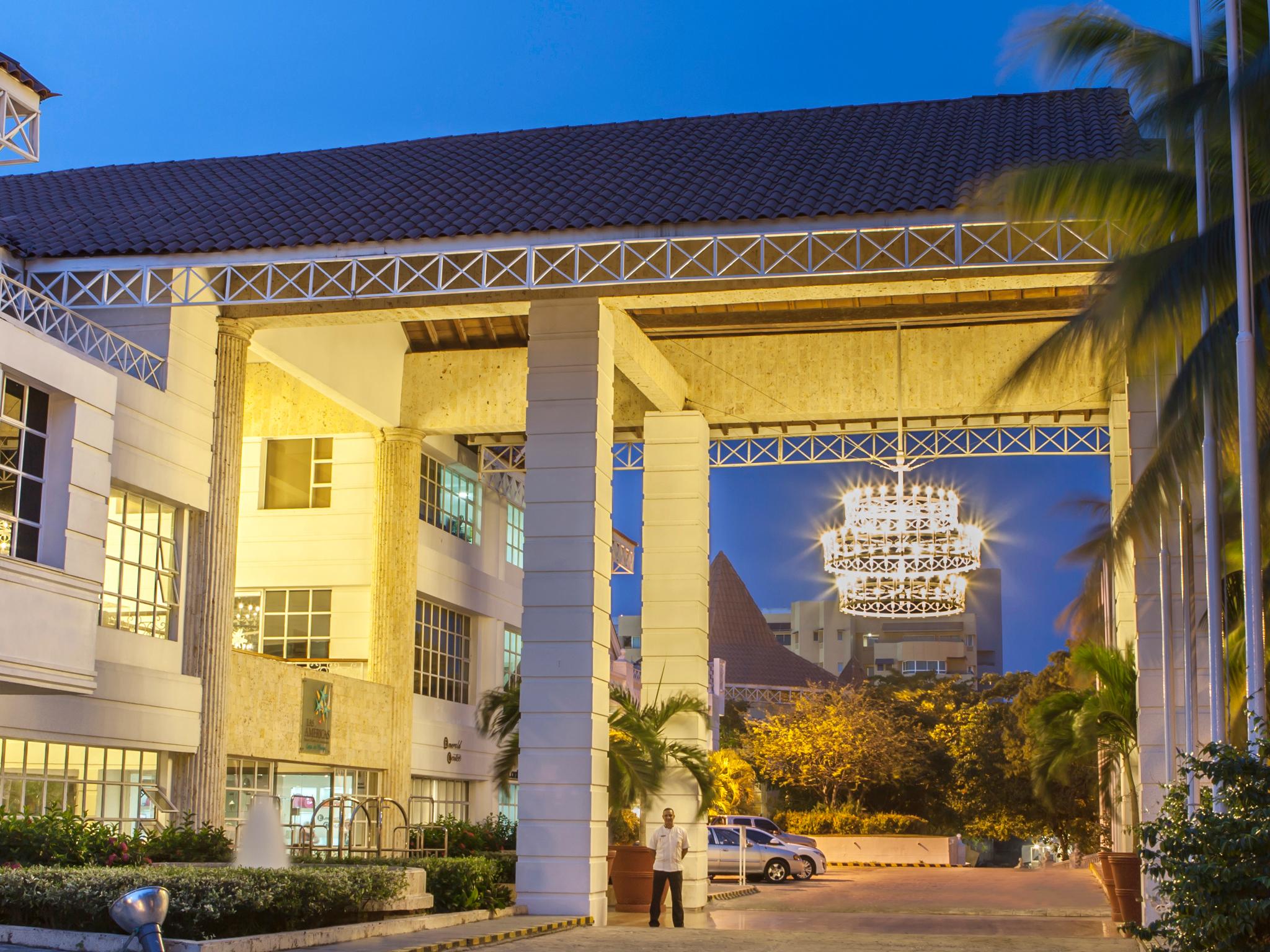 Hotel Las Americas Casa De Playa Cartagena Exterior photo